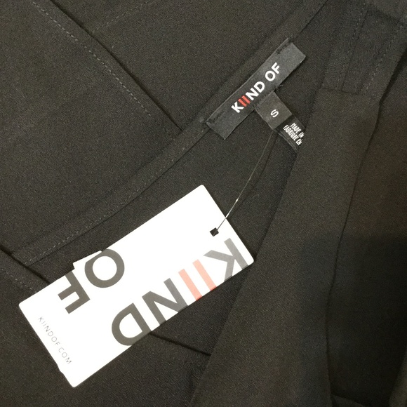 Kind Of Jewel Neckline Trapeze Tank - Picture 2 of 4